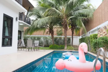 WangTan ChiangMai Pool Villa Отели рядом с достопримечательностью «Wat Tham Praditsathan»