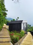 Luma Senja Villa WFA, WFH, Workspace & Honeymoon Puncak Dua Hotel dekat Taman Demang, JONGGOL: BHUTAN VAN JAVA