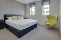 Spacious 2 Bed Apartment Close to City