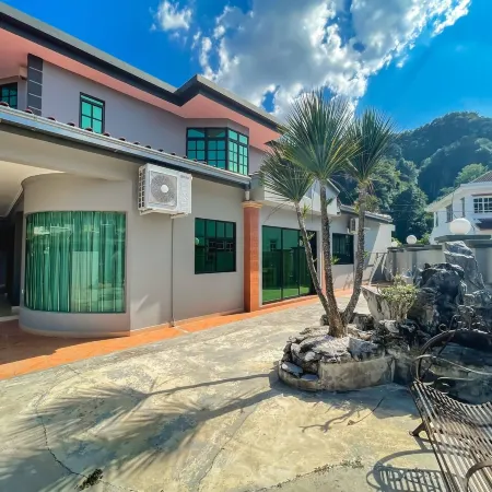 Taman Saikat IPOH Happy Suites by Verve(12 pax)