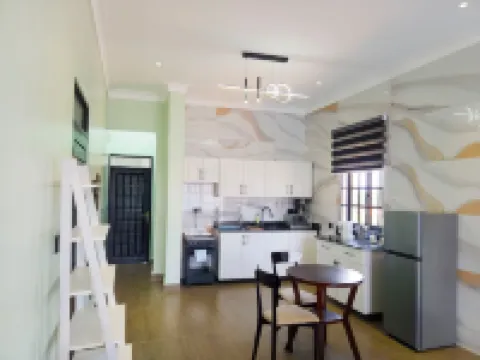 Modern Luxury Apt w/Lake Views in Munyonyo! 酒店