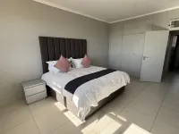 Glenhazel Square Apartments - Apartment