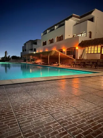 Serenity Lodge Hotels near SOHO Square