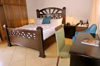Village Courtyard Hotel