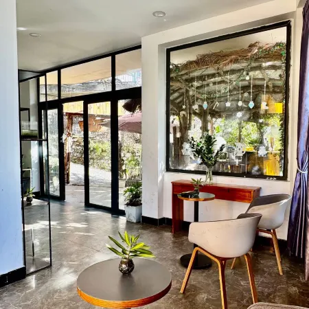 Bee Hill Hotel