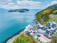 Geoje Thinkhouse Hotels near مدينة ملاهي مينغجونغجوك