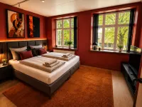 4SEASONS - VERMILLION Autumn Suite - Homestays