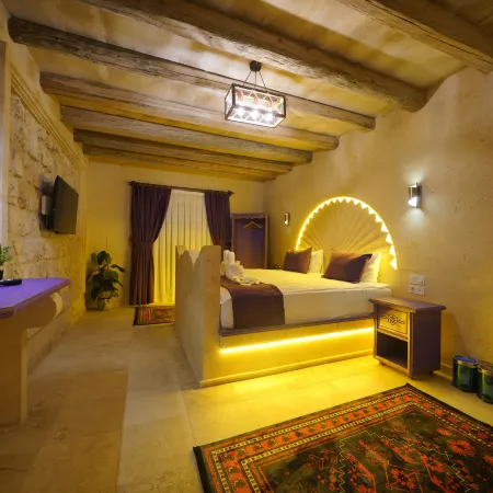 Uçhisar Palace İn Cappadocia