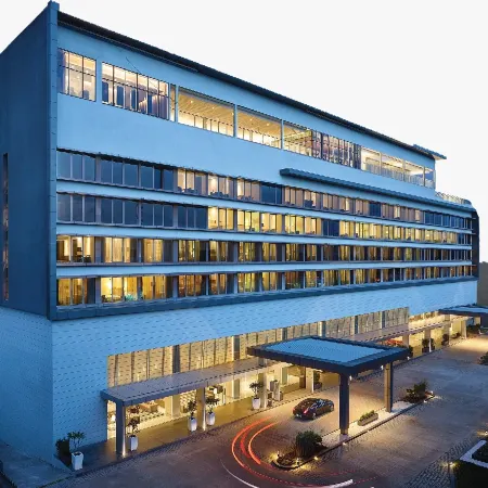 S Empire Hotel