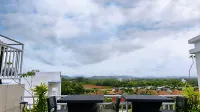Mae Phim Beachside 1BR Condo | Rooftop Sea View Pool - Apartments