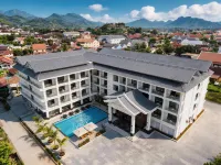 JIAHAO HOTEL - สระว่ายน้ำแบบอินฟินิตี้