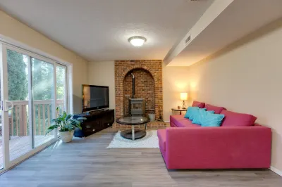 Oregon Jade Lodging Hotels in West Linn