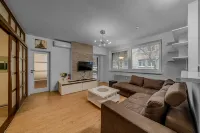 HUGE APARTMENT next to the train station, close to city center Hotel a Stupava