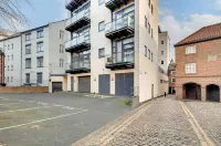 Friarsgate Apartment by Week2Week Hotels in 