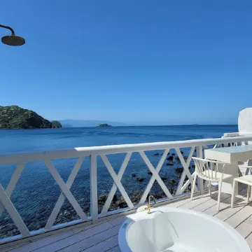 "COVE KAWANA" Shabby Chic Izu Ocean Front Villa