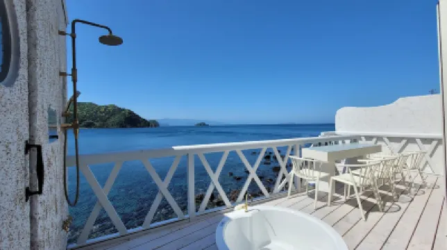 "COVE KAWANA" Shabby Chic Izu Ocean Front Villa 酒店