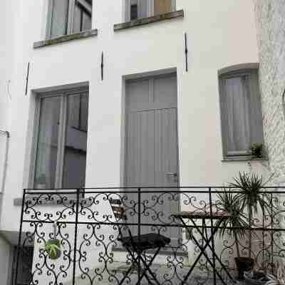 DePearl Achtrhuis Hotel Exterior