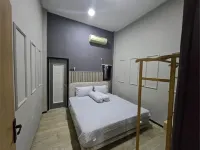 Satria Guest House near Unsoed Purwokerto - Wifi