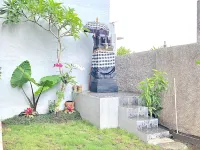 Desri Ubud Hoteles cerca de Estudio de Yoga Barn