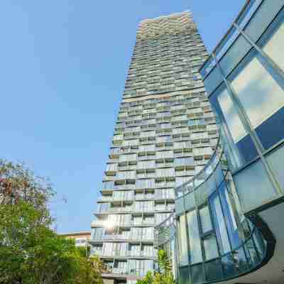 Luxury 2BR Sea View Apartment with Private Lift and Free Parking Hotel Exterior