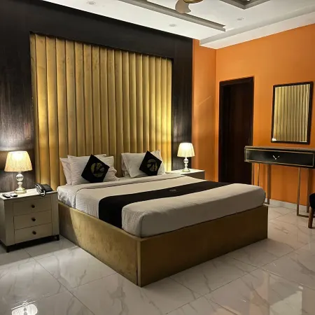 Palm Tree Suites