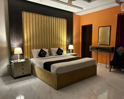 Palm Tree Hotel & Luxury Suites 라호르 호텔