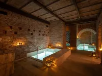 Azur Hotel & Spa Hotels near Jesuit Square