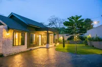 Rabi Residence - Modern Farmhouse sleeps 4 - Pet friendly