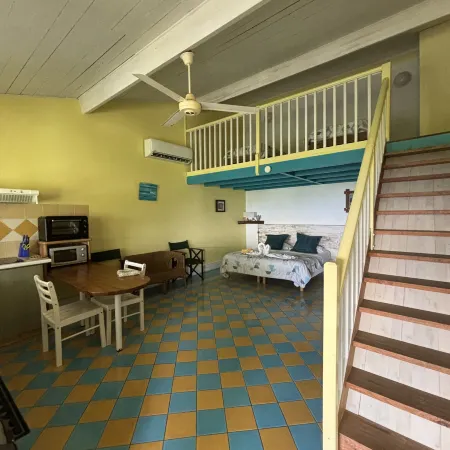 Habitation Pineau - Sea View Duplex with Private Hot Tub, Deshaies