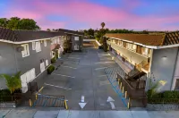 Encore Inn - parkir