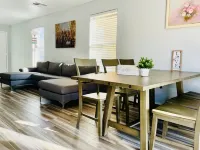 Stunning 5BR Mint Retreat Office & Accessible Bath - chambre d’hôtes