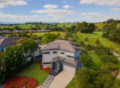 Yarra Valley Serenity House in Golf Course Resort