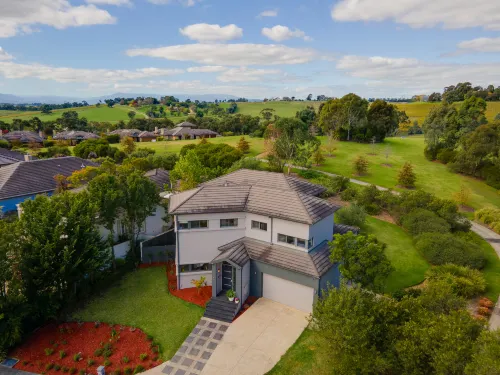 Yarra Valley Serenity House in Golf Course Resort - บังกะโล