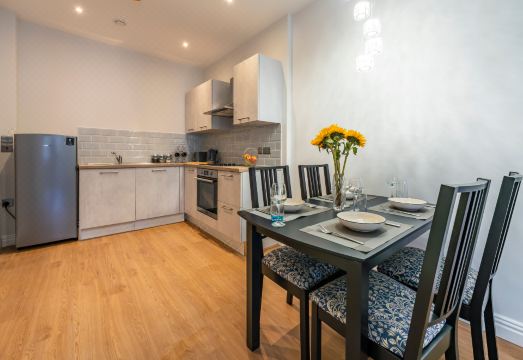 4. 더 해즐릿 아파..