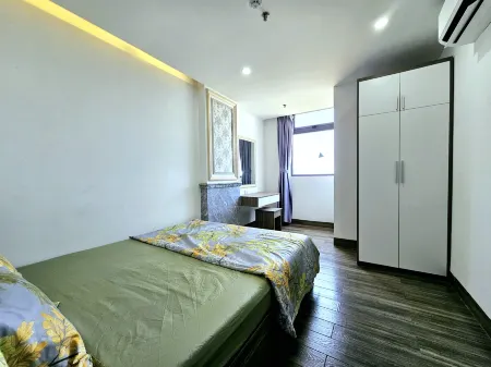 Royal Hotel & Apartment Отели рядом с достопримечательностью «Montgomerie Links»