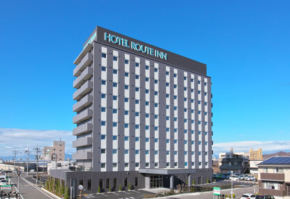 5. HOTEL RO..