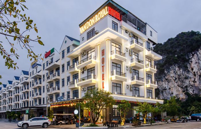 Van Don Royal Hotel