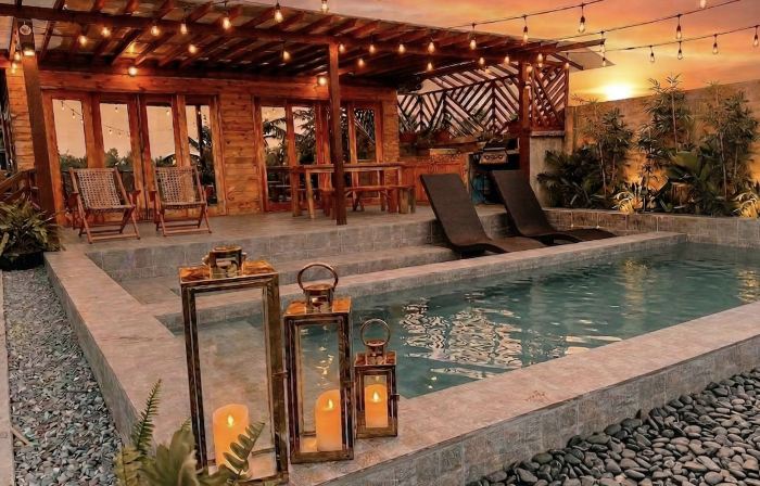 Sundown Farm Stay | Pinewood Villa with Pool