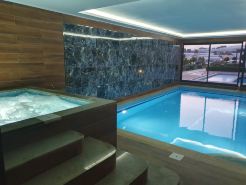 Dreamy luxury duplex villa with a special view and 300 meters of private garden