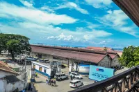 Stonetown Tides Hotel