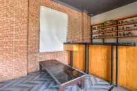 Hotel O near Juanda Airport formerly Azzahra Guest House Family