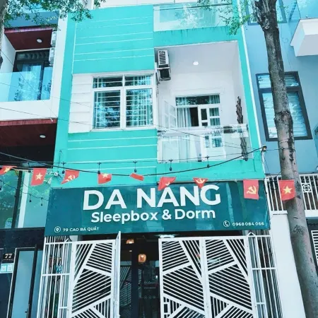 Da Nang Sleepbox & Dorm Отели рядом с достопримечательностью «Качающийся мост через реку Хан»