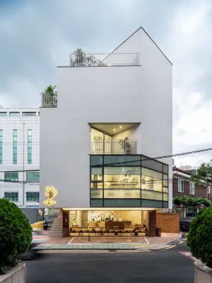 The Terrace House 48 | Architect-Designed Stay -  case vacanza in affitto