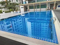 Adelea Homestay MERU - สระว่ายน้ำส่วนตัว