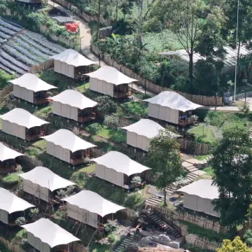 Tebing View Glamping, Azana Hotels Collection Отели рядом с достопримечательностью «Лембанг BBPP»