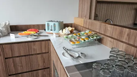 Hexton Hotel Lampung by Amazing Отели в г. Бандар-Лампунг