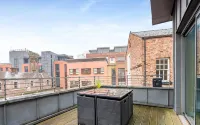 Host & Stay | Campbell Square Roof Terrace Apartment  호텔