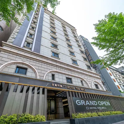 牆酒店 鄰近石水的酒店