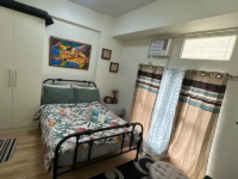 Seb and Santi Holland Staycation โรงแรมในลากูนา