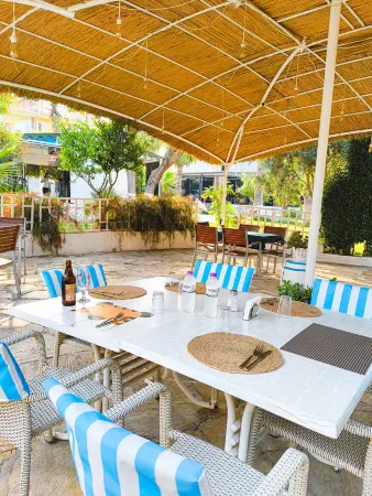 Erendiz Garden Hotel Отели рядом с достопримечательностью «Phaselis beach»